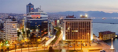 This hotel is located in the heart of the city, within walking distance to the business and shopping districts as well as the trade-fair grounds.