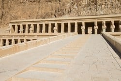 the Queen Hatshepsut Temple Hatshepsut Temple (also known as El Deir Al Bahari Temple ) is located in the West Bank of Luxor in Upper Egypt, only 2 miles away from the tomb of King Tut.