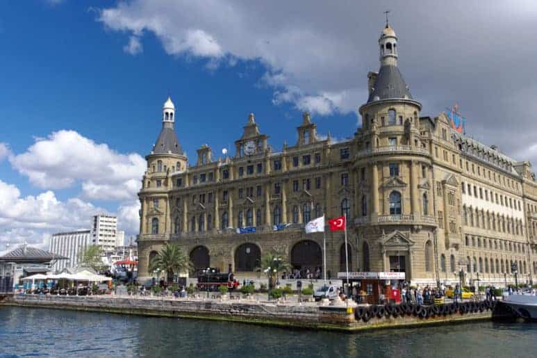 View of the Haydarpasa Gari in Kadiköy, asiatic side of Istanbul, from the Bhosporus Straits.